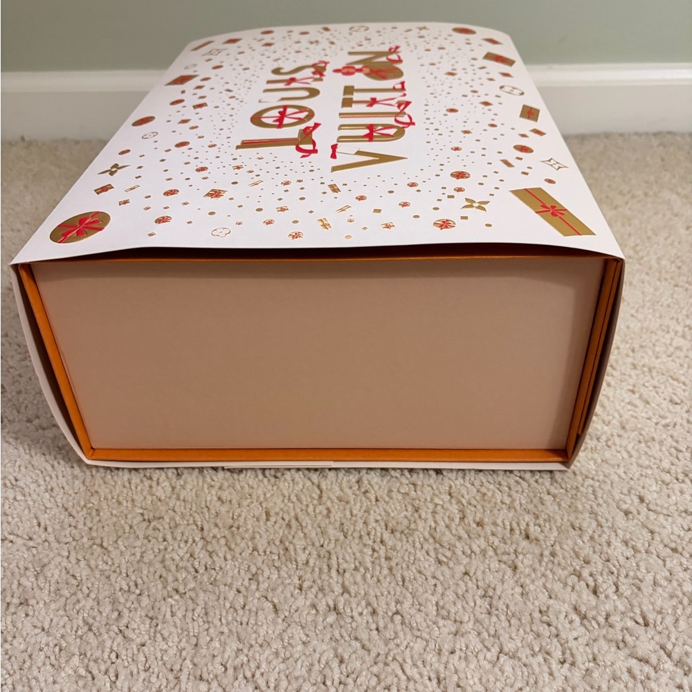Louis Vuitton Iconic Orange Box with Festive Box Wrap - Picture 9 of 10